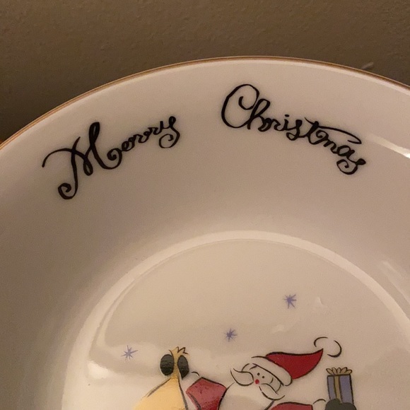 Set of 4 Merry Brite 7” porcelain Christmas bowls - Picture 5 of 6